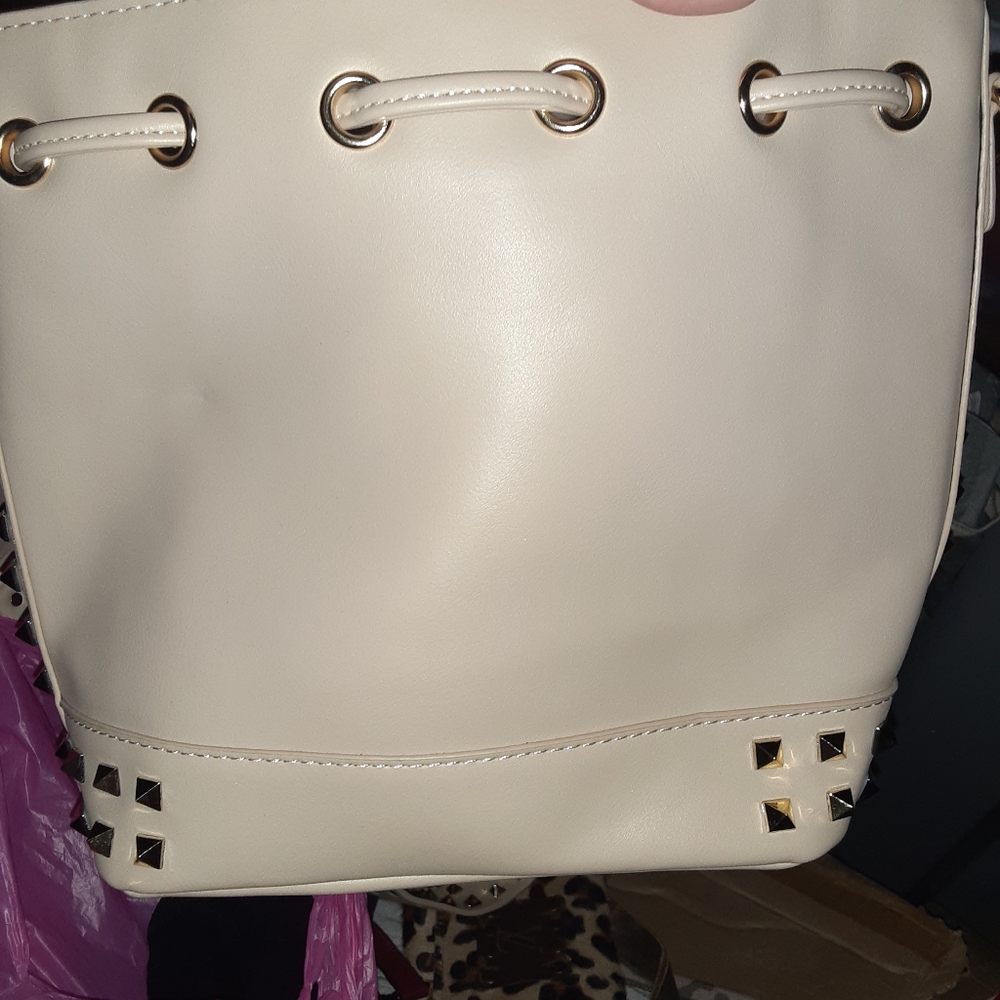 Tan studded drawstring bag - Picture 4 of 6